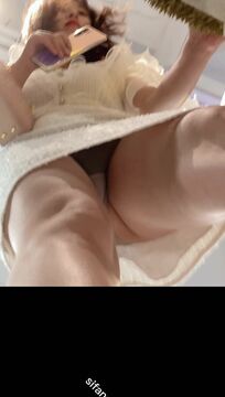 【精品原创CD】 WANOU 系列 白色连衣裙的漂亮宝妈！大胆CD脸底同框 内内都夹进屁沟里了